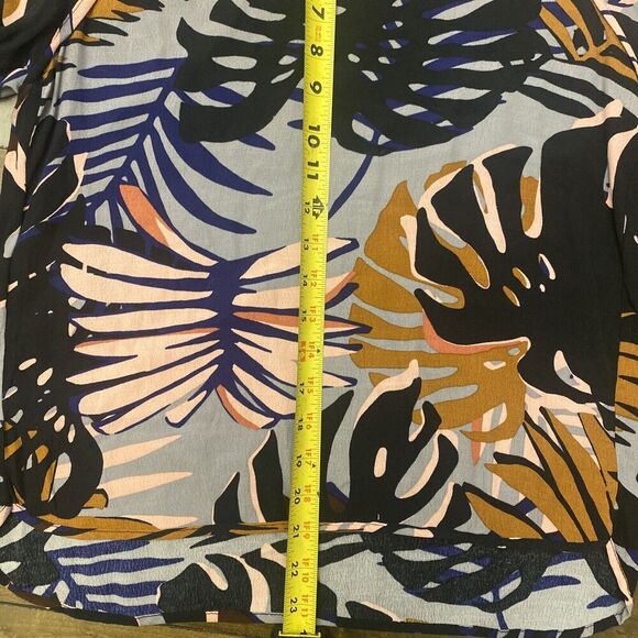 Mango Casual Tropical‎ Leaf Gray Blouse Size 2 Vacation Cruise - Picture 6 of 6